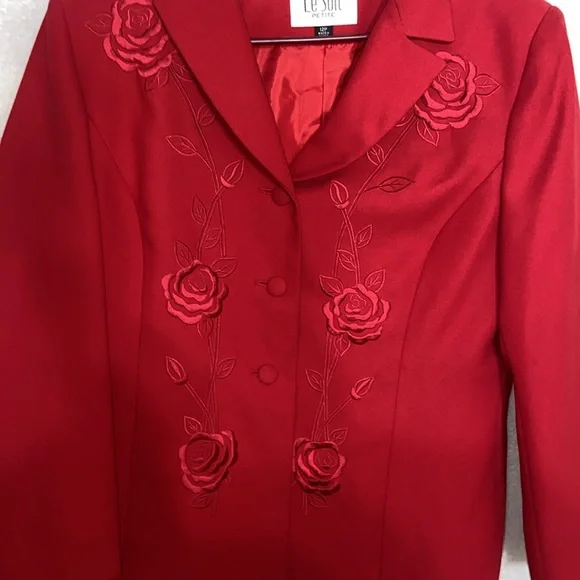 Le Suit Women's Red Skirt Suit - Picture 4 of 13